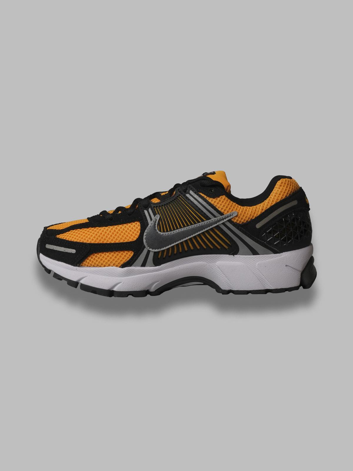 nike zoom vomero 5 IF6211- 700 NIKE