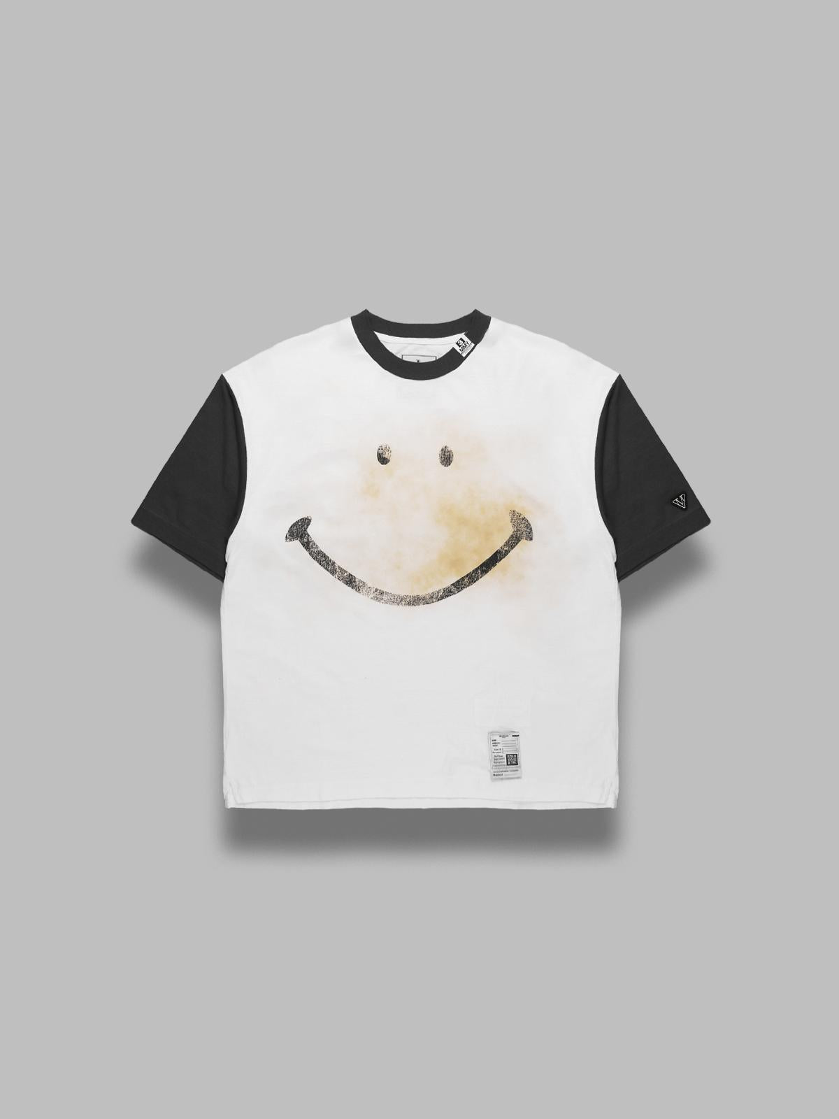 simily face printed tee J15TS772- WHT MAISON MIHARA YASUHIRO