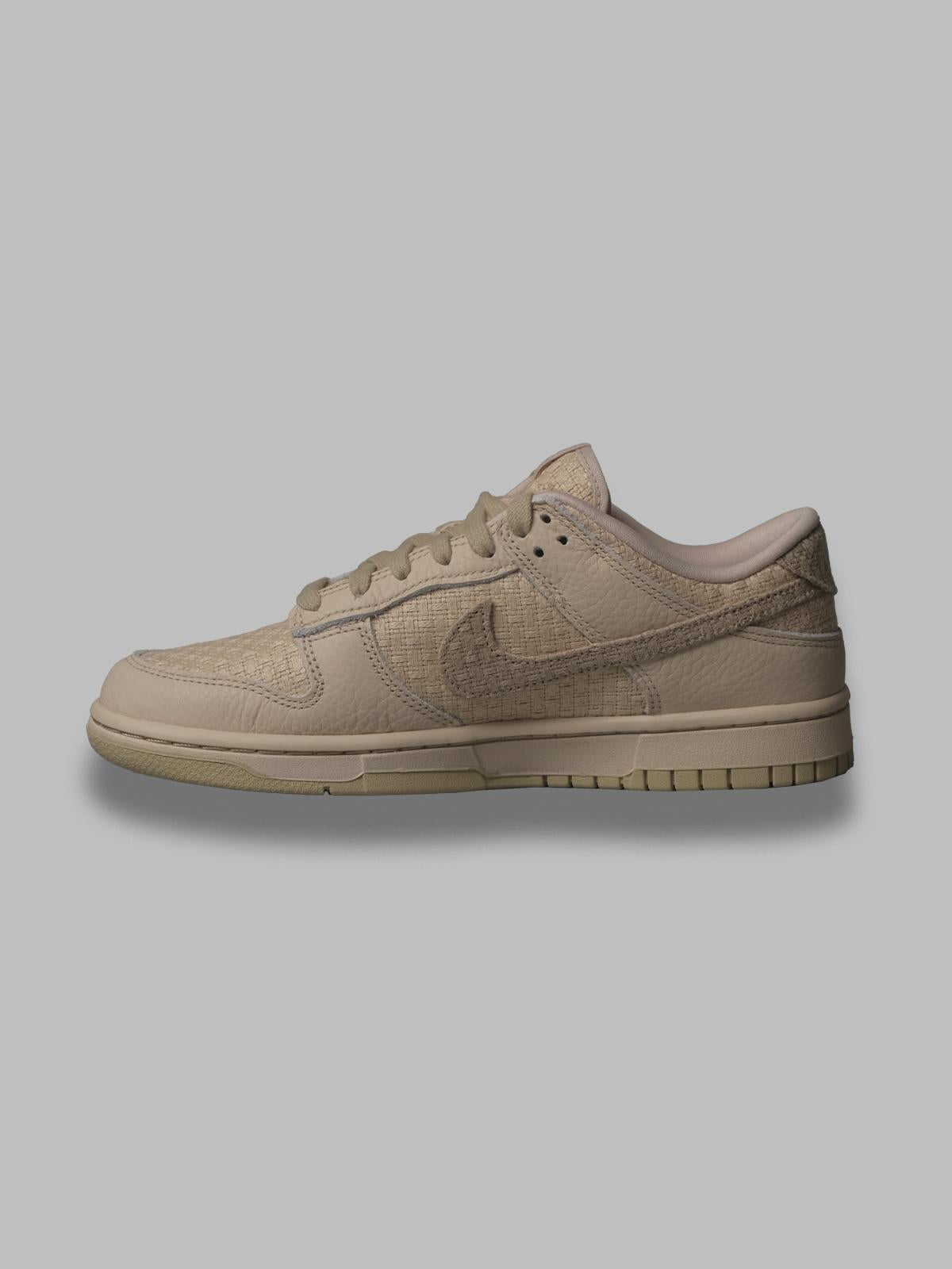 w nike dunk low IB7947- 126 NIKE