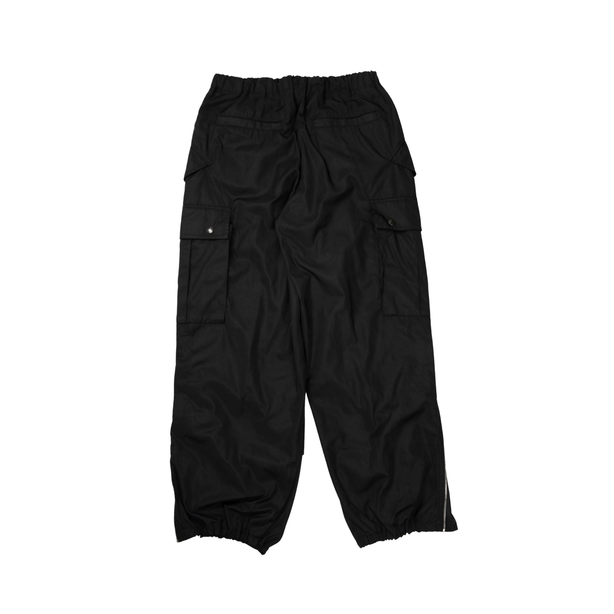 Pantaloni multi tasche con zip in nero