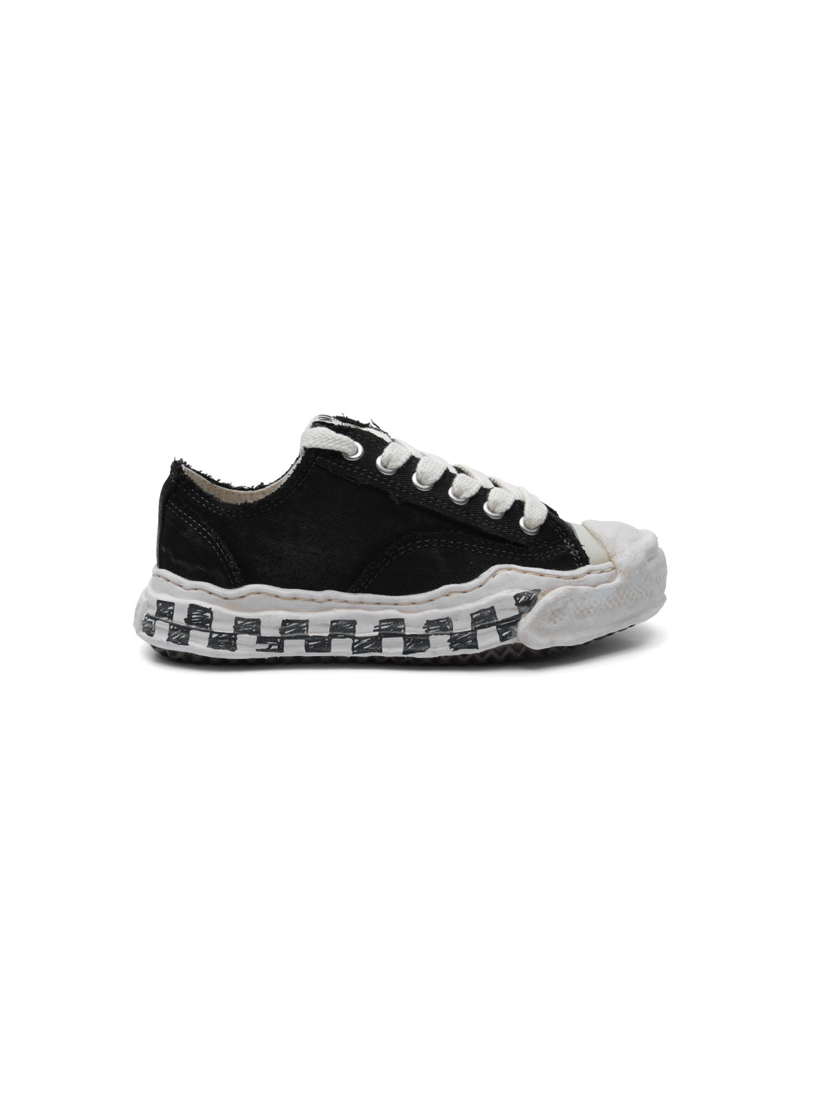 hank graffiti sole low-top sneakers A17FW734- BK MAISON MIHARA YASUHIRO 