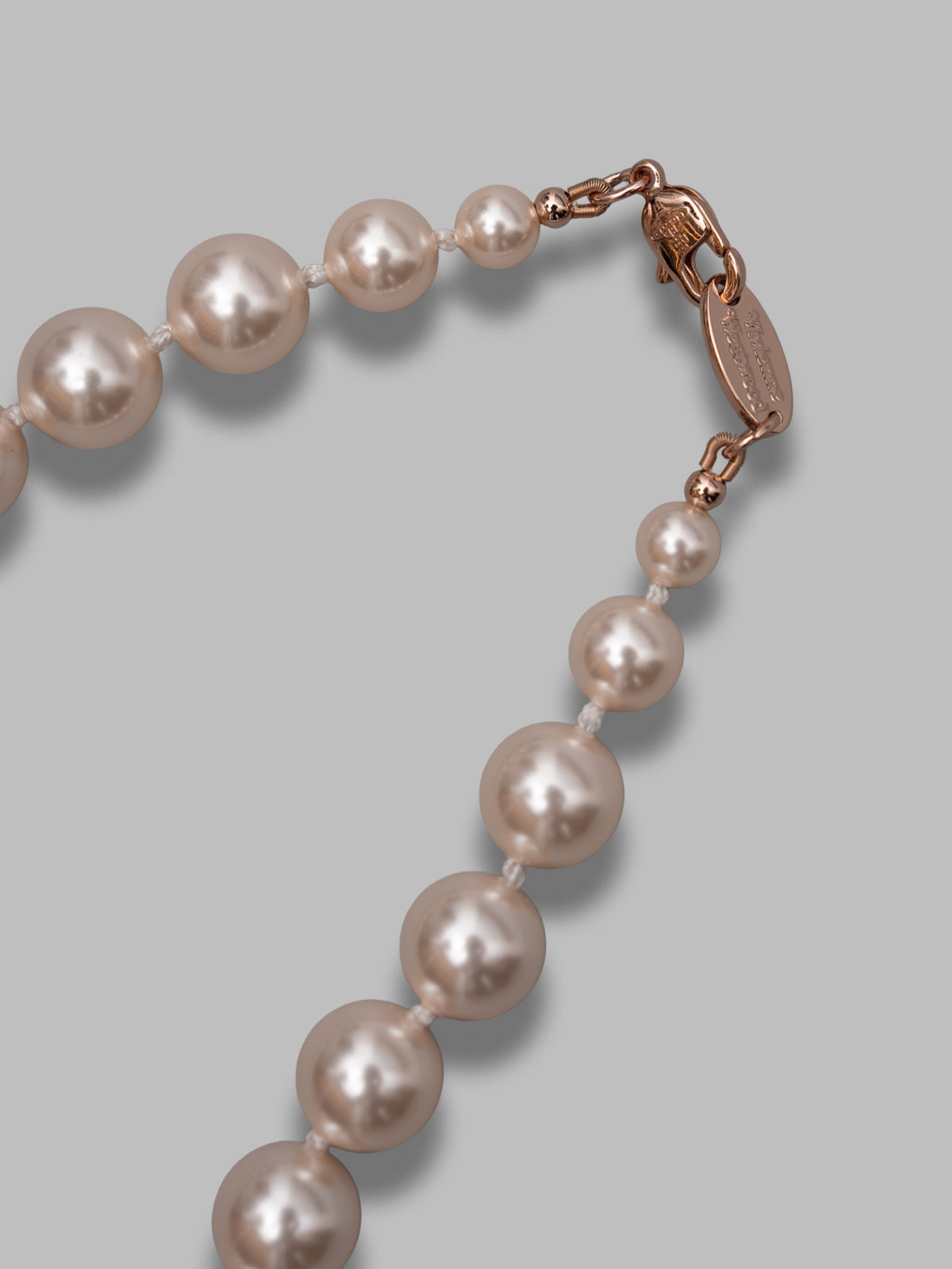 one row pearl bas relief 63010106-02G128-CN- G128 VIVIENNE WESTWOOD 