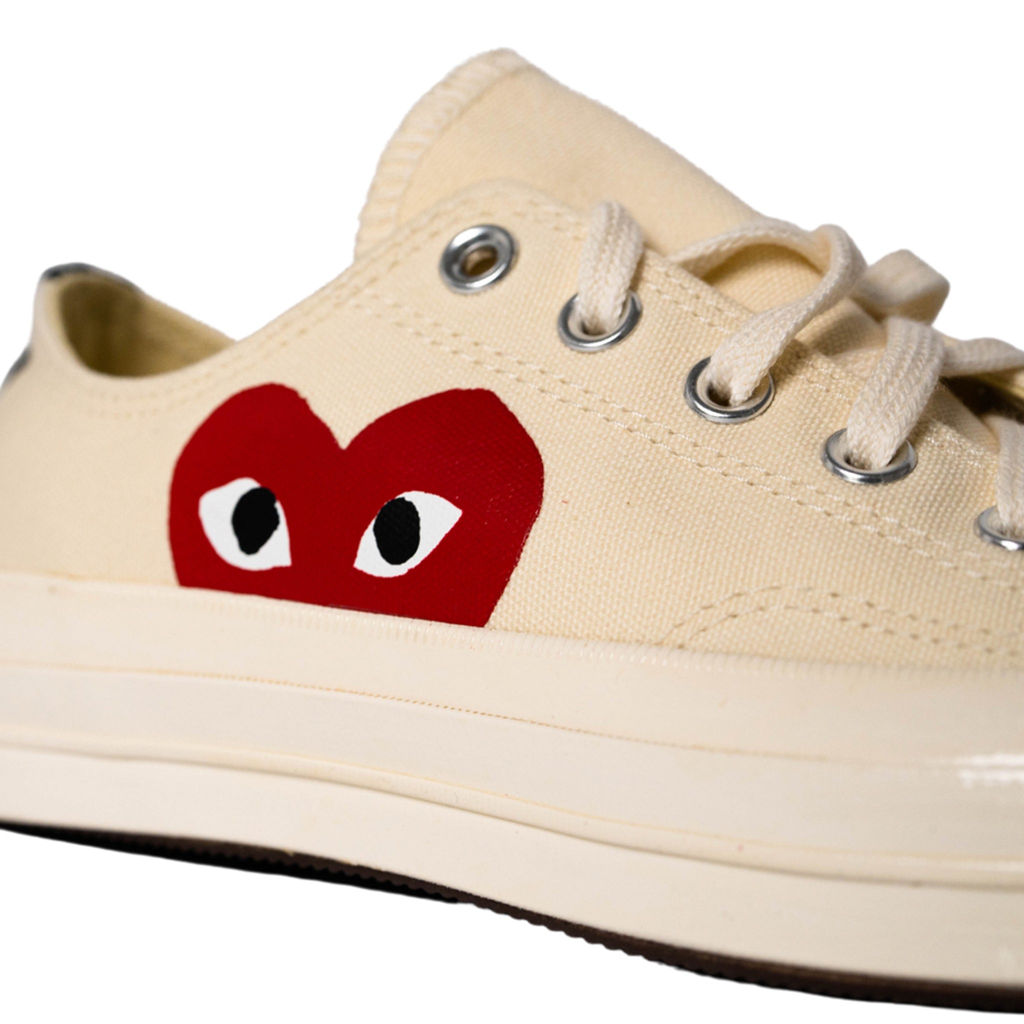 Comme Des Garçons PLAY x Converse Big Heart Chuck Taylor 70 Low