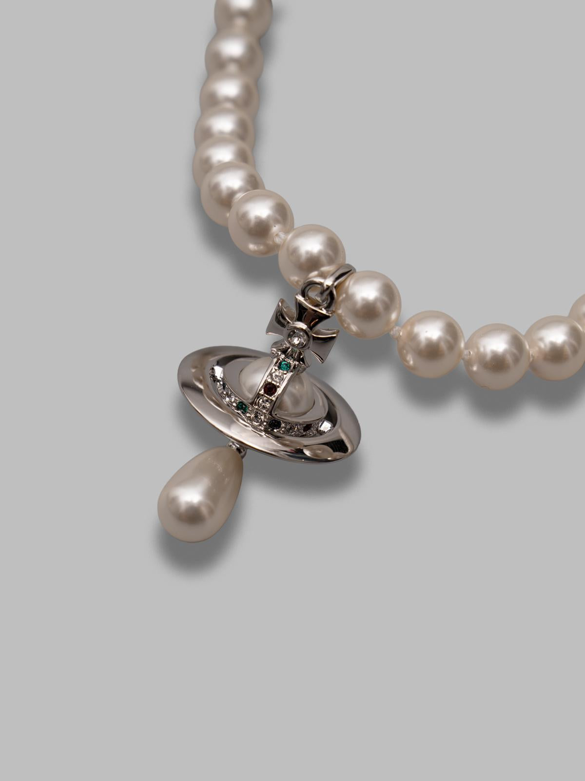 one row pearl drop choker 63030008-02P128-CN- P128 VIVIENNE WESTWOOD 