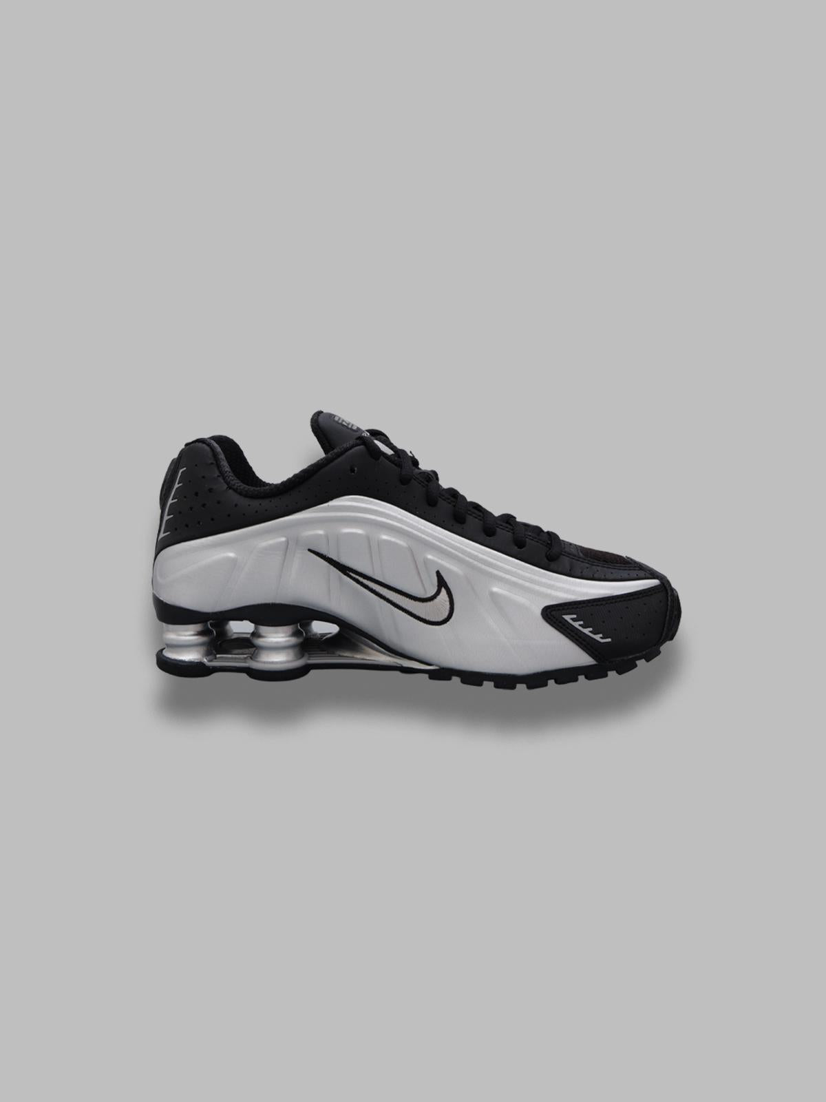 nike shox r4 HQ1988- 007 NIKE 