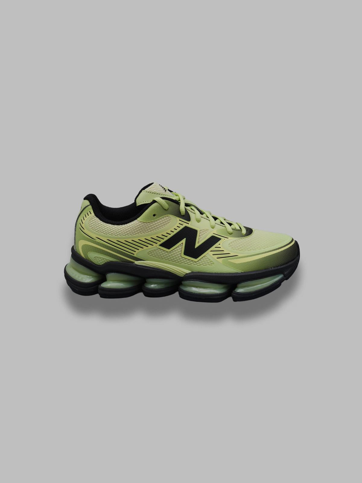 u2000 U2000- 858 NEW BALANCE 