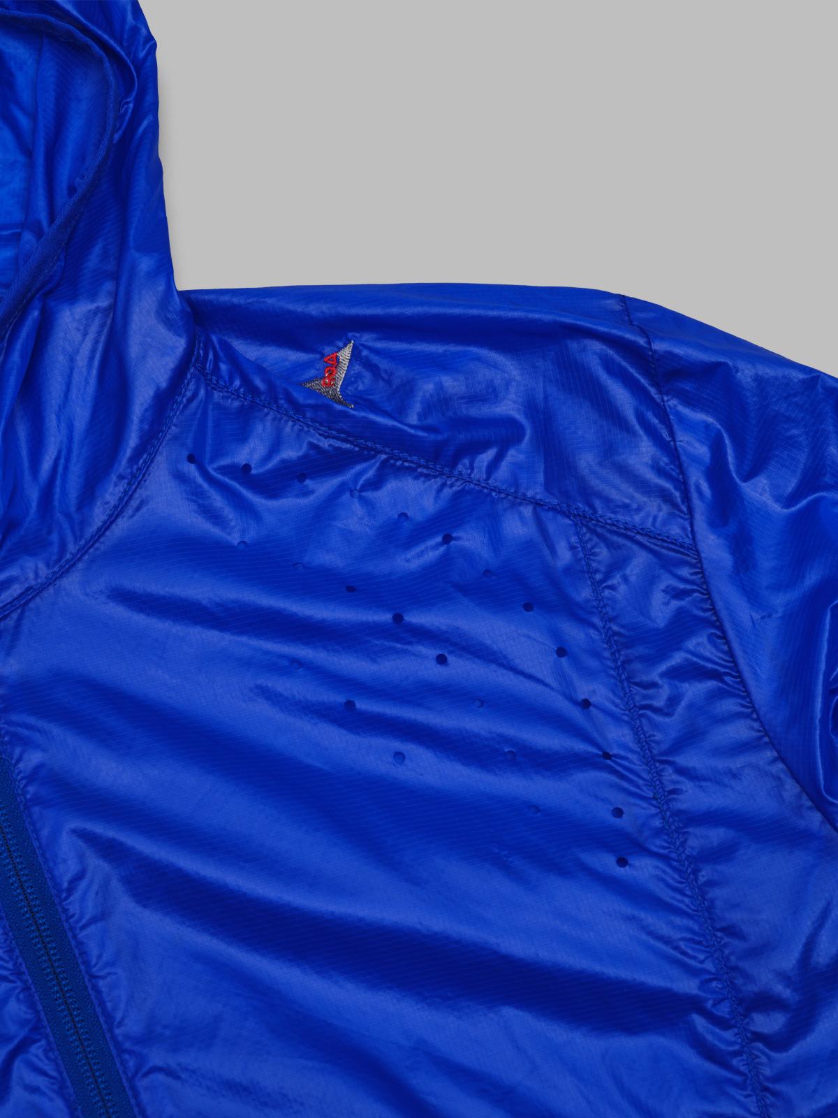 hue packable wind jacket YBUW024FA13- BLU0001 ROA 