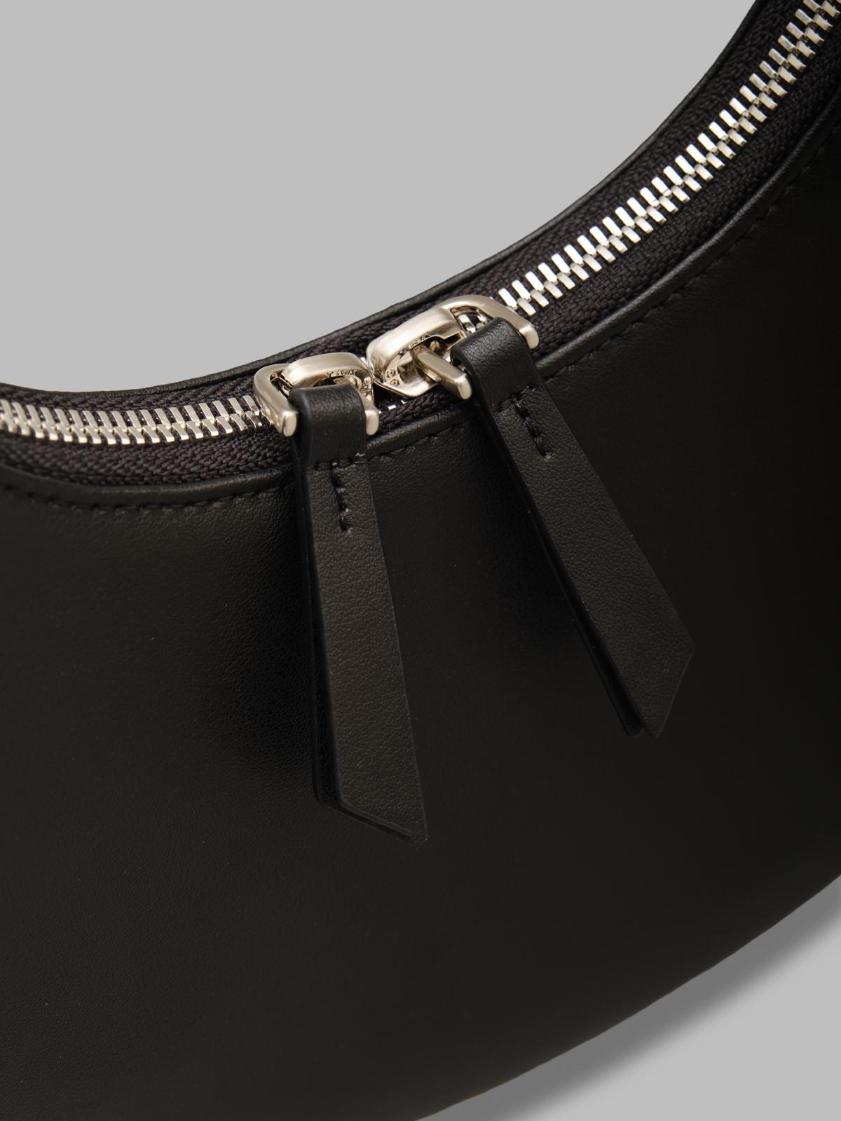 toni mini 21SB030-101-01- BK OSOI 