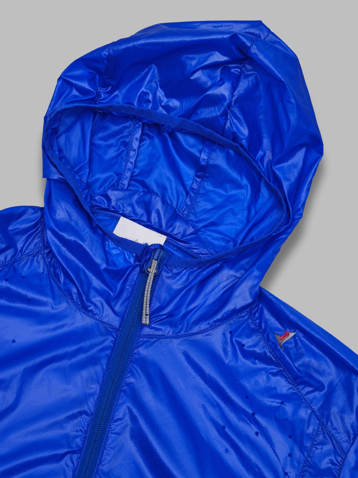hue packable wind jacket YBUW024FA13- BLU0001 ROA 