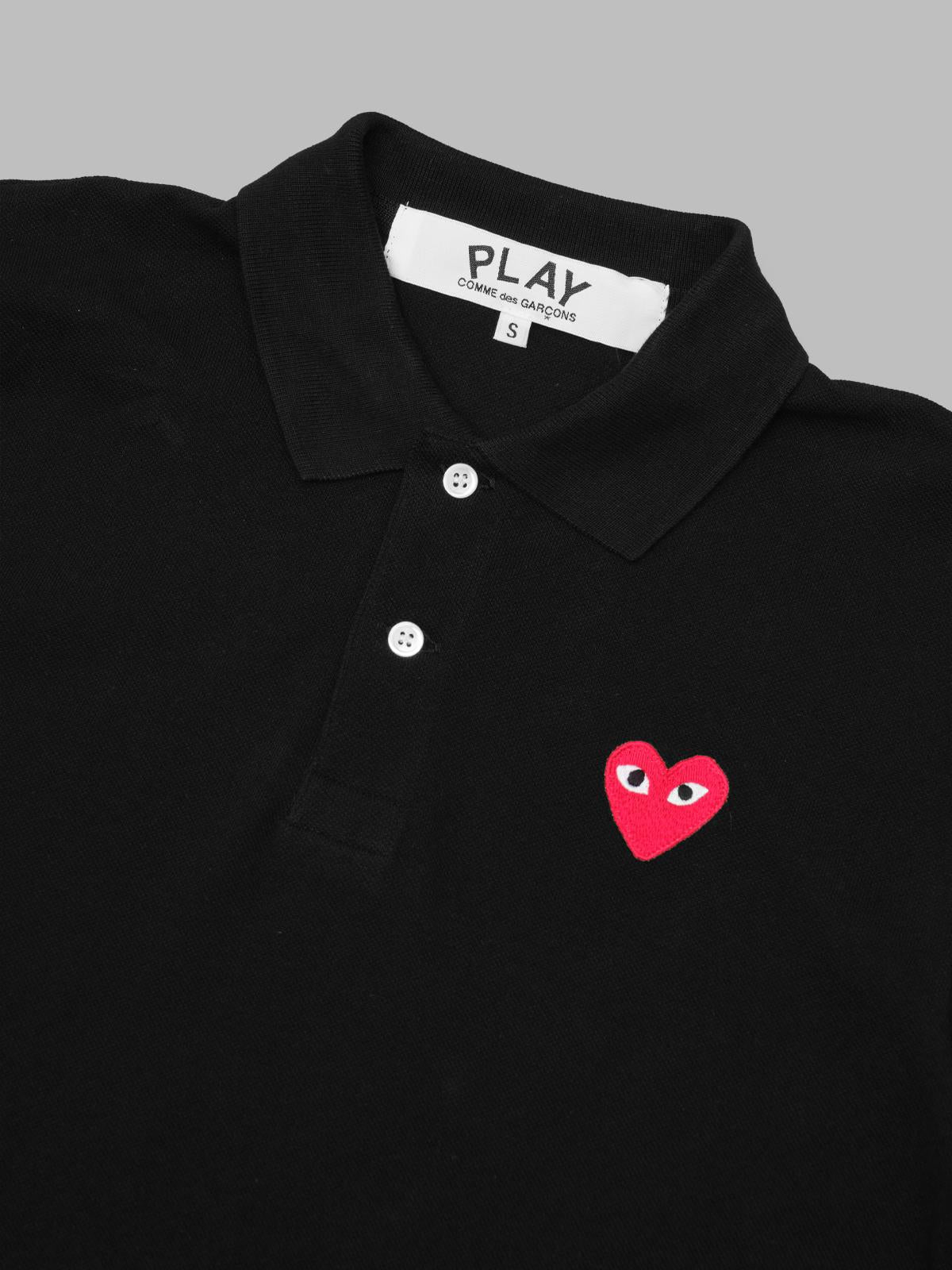 t-shirt red emblem knit AX-T006-051- BK COMME DES GARÇONS PLAY 
