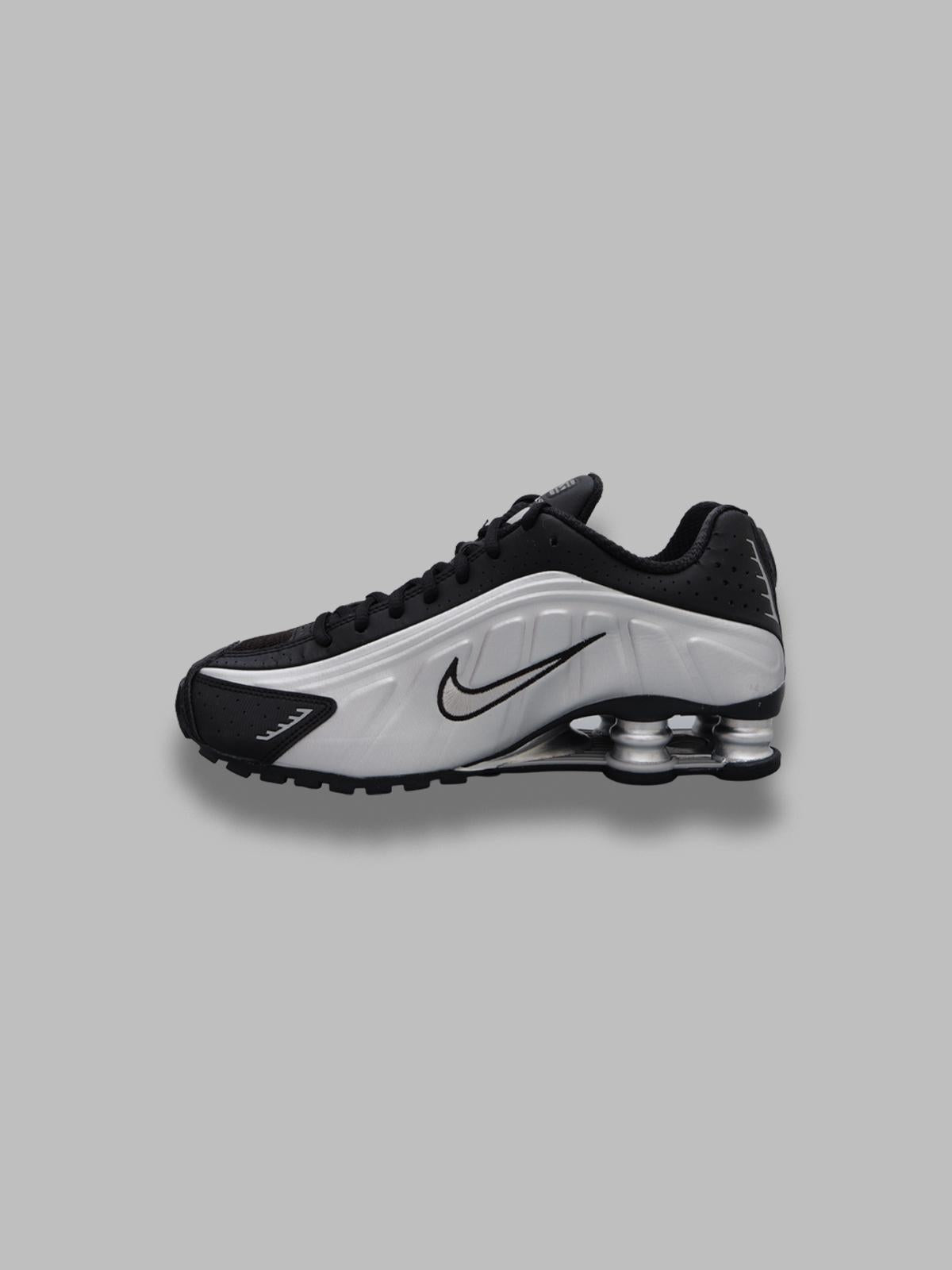 nike shox r4 HQ1988- 007 NIKE 