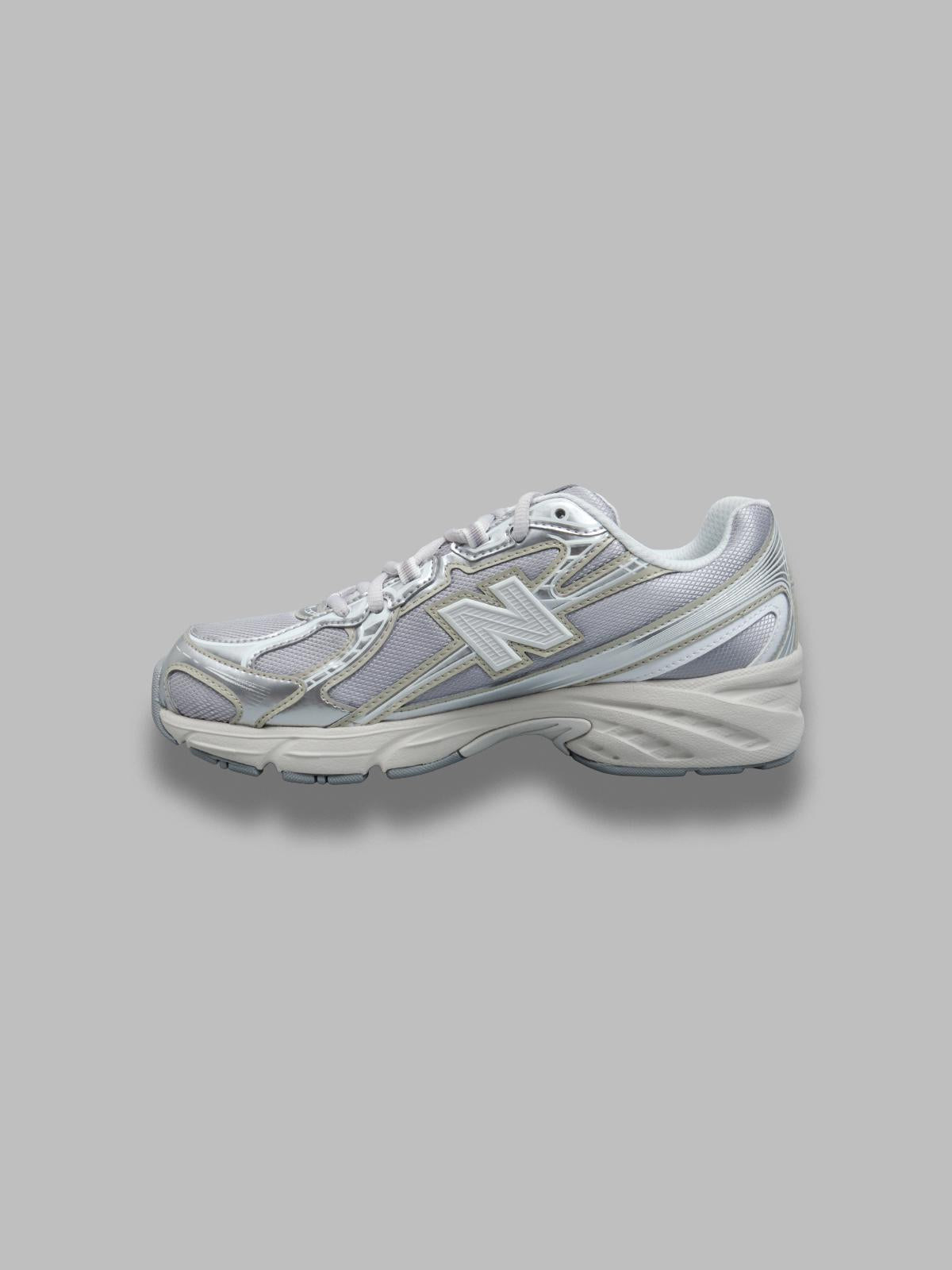u740 U740- 5I7 NEW BALANCE 
