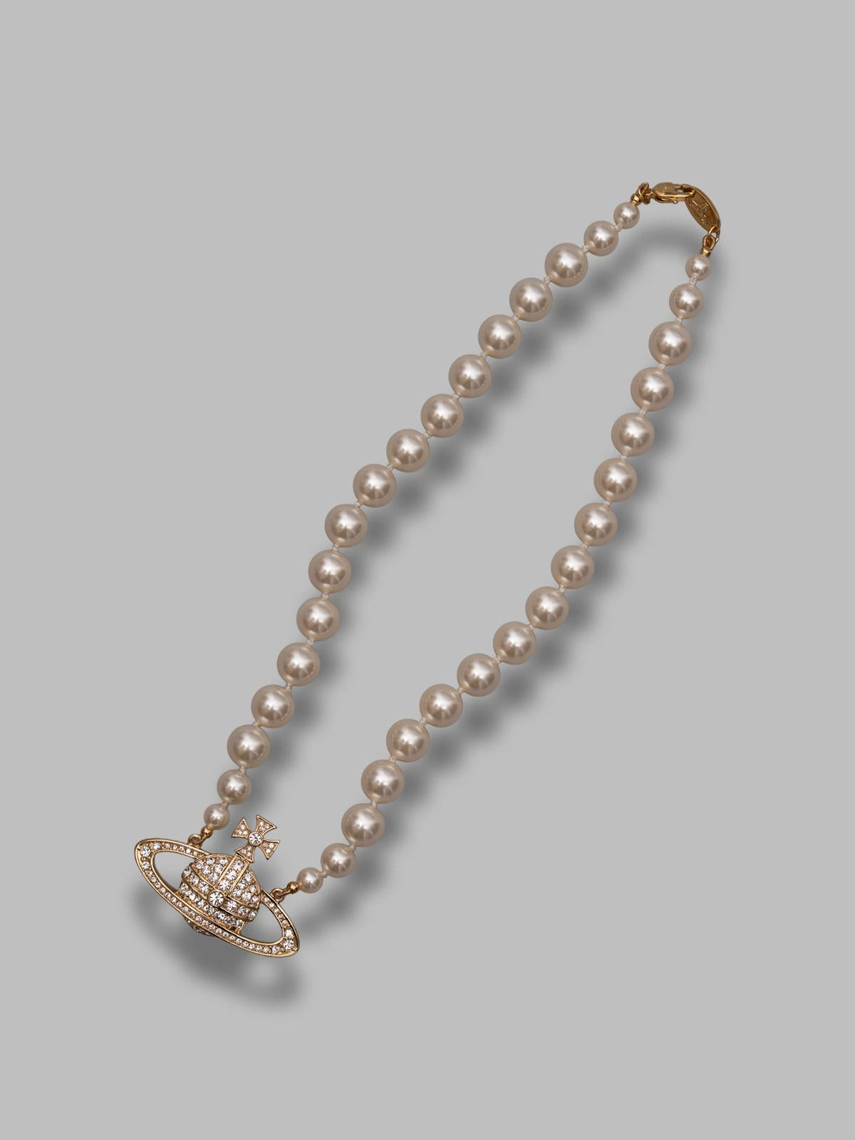 one row pearl bas relief 63010106-02R202-CN- R202 VIVIENNE WESTWOOD 