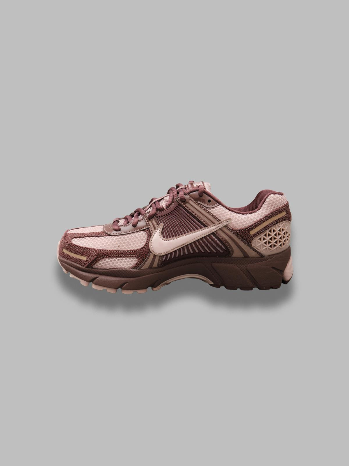 w nike zoom vomero 5 II6236- 500 NIKE 