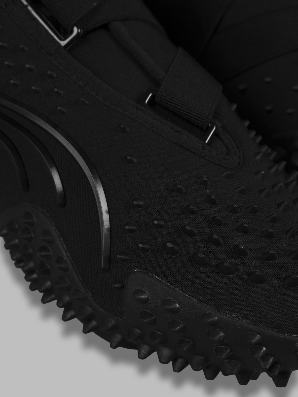 puma mostro spikes 403818- 01 PUMA 