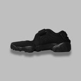  HF5389- 001 NIKE 