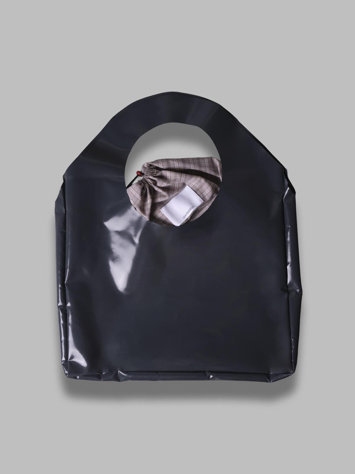  TASCHE10-L- DGY LEA ROESCH 