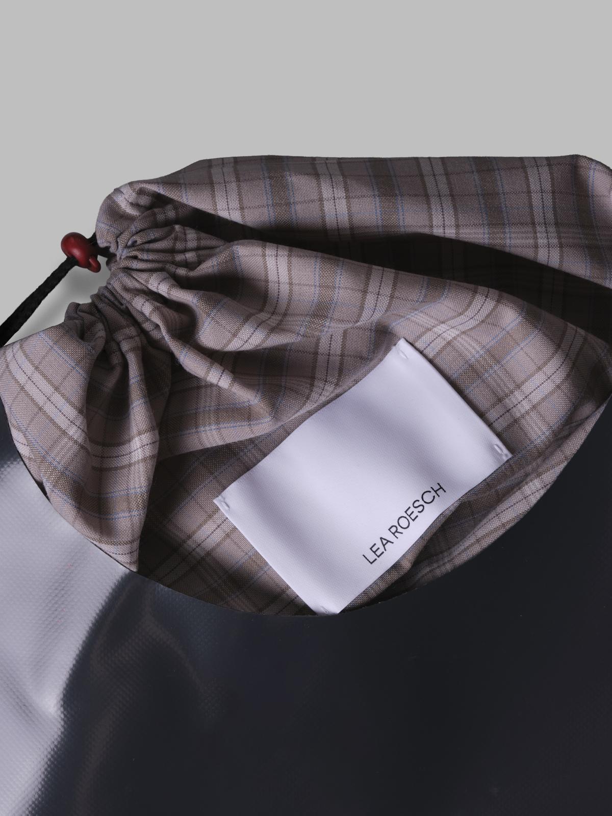  TASCHE10-L- DGY LEA ROESCH 